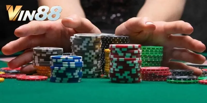 Giải thích chi tiết cách chơi Poker qua mỗi vòng cược